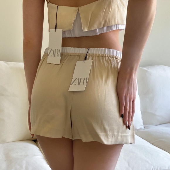 Co-Ord Set SATIN EFFECT CROP TOP and SATIN EFFECT POPLIN TRIM SHORTS - Picture 6 of 16